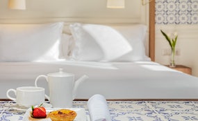 Welcome Petit Fours on Superior, Deluxe and Suite Rooms